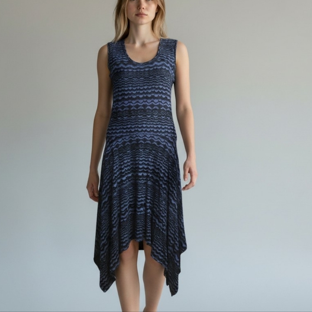 BCBGMAXAZRIA Black And Blue Strips Ane Knit Jacquard A-line Midi Dress. Medium